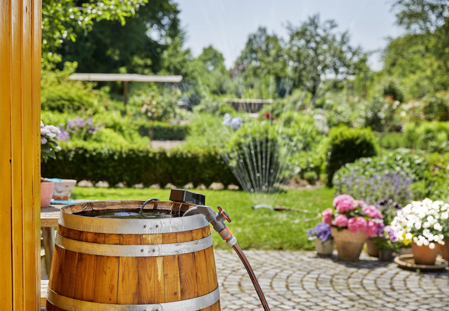 Gardena Akku Regenfasspumpe 2000/2 Set 4 Gardena Akku Regenfasspumpe 2000/2 Set – Bild 2