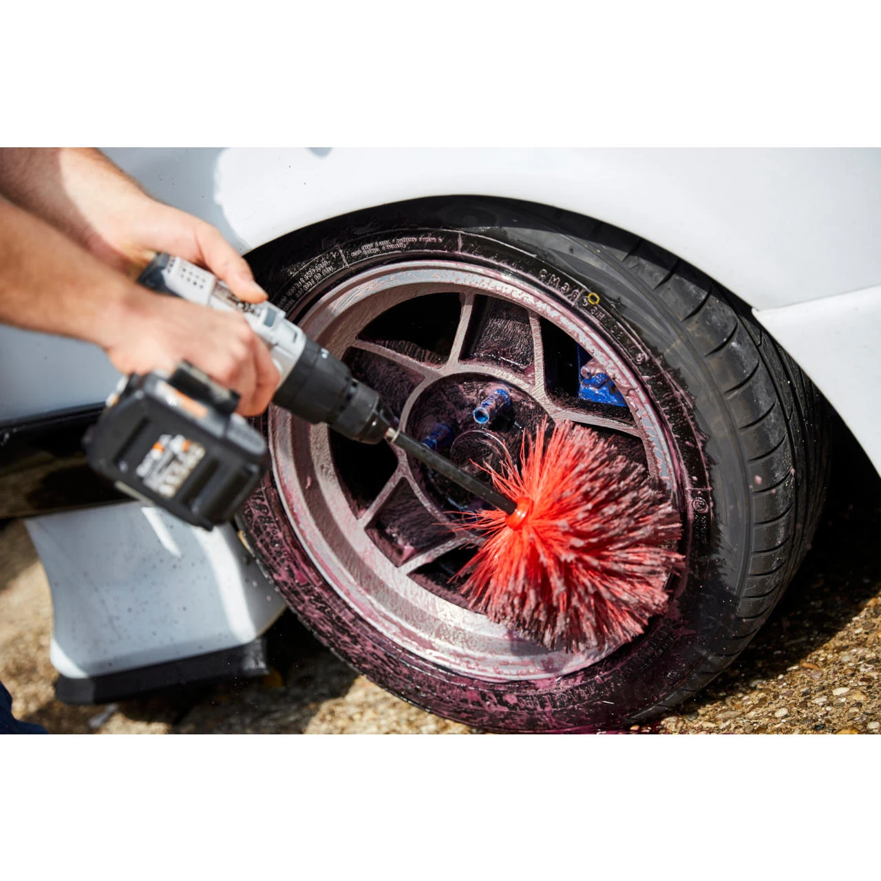 Nigrin Hochleistungs-Felgenbürste 4 Nigrin Hochleistungs-Felgenbürste – Bild 2