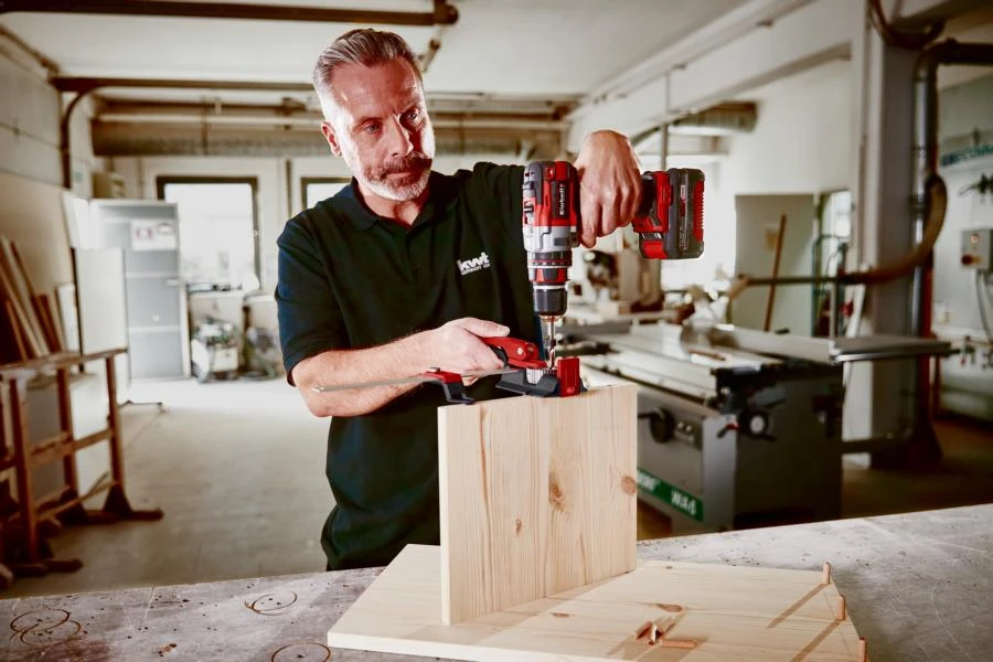 Kwb Dübelprofi Universelle Dübel- & Bohrlehre 4 Kwb Dübelprofi Universelle Dübel- & Bohrlehre – Bild 2